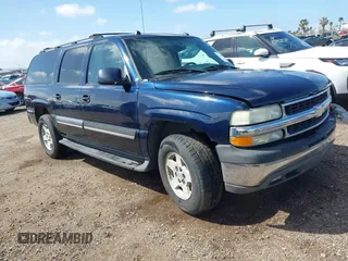2004 Chevrolet Suburban LT with VIN 3GNEC16T24G290321, listed as a IAAI auction lot 41807808 with 176,964 mi miles. Bid and sale history available at carsss.com. Image 1.