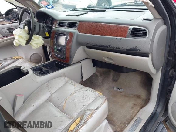 2007 Chevrolet Suburban LT with VIN 1GNFC16097R179358, listed as a IAAI auction lot 42104937 with Not provided miles and . Bid and sale history available at DreamBid. Image 5.
