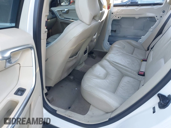 2013 Volvo XC60 T6 z VIN YV4902DZ1D2370635, wystawiony jako IAAI lot #41314514 z przebiegiem 171 696 mil mil oraz . Historia ofert i sprzedaży dostępna na DreamBid. Obrazek 8.