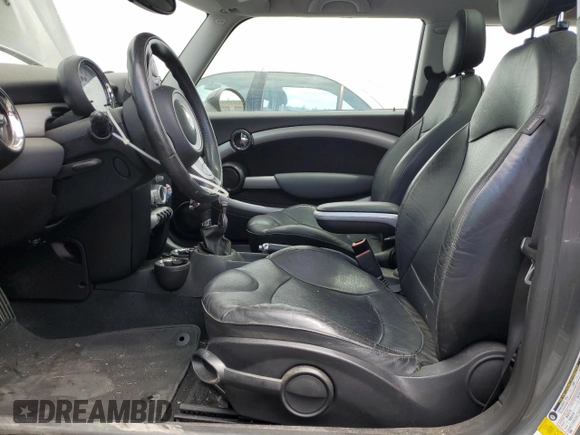 2008 MINI Hardtop S with VIN WMWMF73548TV39180, listed as a Copart auction lot 58972245 with 123,907 mi miles and Clean title. Bid and sale history available at DreamBid. Image 7.