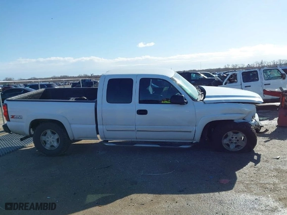 2007 Chevrolet Silverado 1500 Classic LT3 with VIN 1GCEK19B17Z101323, listed as a IAAI auction lot 41706534 with 291,917 mi miles. Bid and sale history available at carsss.com. Image 12.