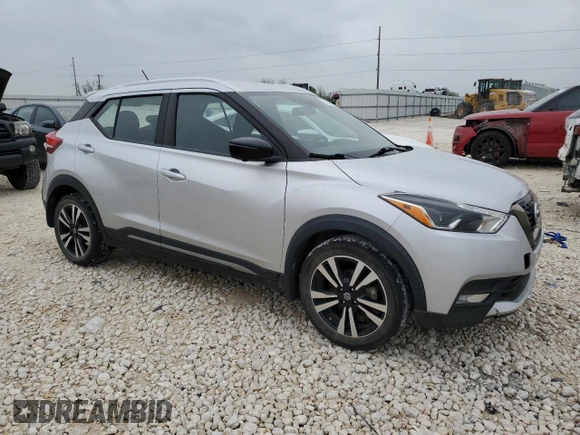 2020 Nissan Kicks SR z VIN 3N1CP5DV1LL536123, wystawiony jako Copart lot #50625385 z przebiegiem 53 992 mil mil oraz Czysty tytuł • Clean title. Historia ofert i sprzedaży dostępna na DreamBid. Obrazek 4.