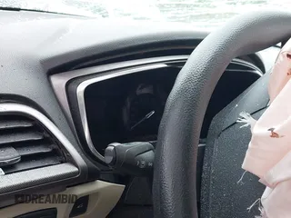 2020 Ford Fusion SE z VIN 3FA6P0LU2LR219671, wystawiony jako IAAI lot #41996821 z przebiegiem Nie podano mil oraz . Historia ofert i sprzedaży dostępna na DreamBid. Obrazek 7.
