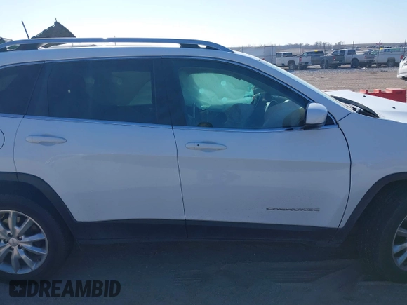 2017 Jeep Cherokee Limited with VIN 1C4PJMDB7HW647325, listed as a IAAI auction lot 41472364 with 37,129 mi miles and . Bid and sale history available at DreamBid. Image 12.