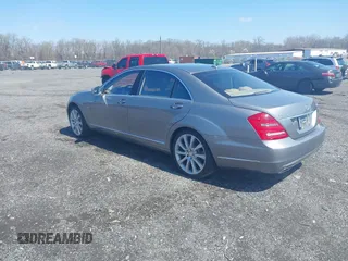 2012 Mercedes-Benz S 550 z VIN WDDNG9EB8CA477487, wystawiony jako IAAI lot #41936591 z przebiegiem 61 182 mil mil oraz . Historia ofert i sprzedaży dostępna na DreamBid. Obrazek 3.
