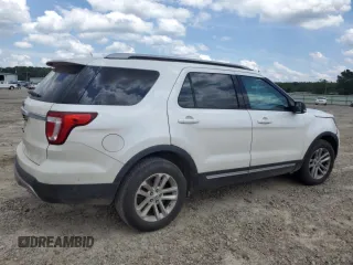 2017 Ford Explorer XLT z VIN 1FM5K7D84HGB43704, wystawiony jako Copart lot #60104425 z przebiegiem 119 695 mil mil oraz Szkoda całkowita • Salvage title. Historia ofert i sprzedaży dostępna na DreamBid. Obrazek 3.