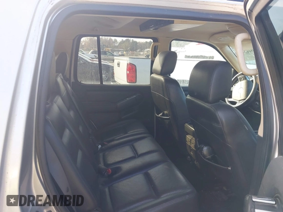2006 Mercury Mountaineer Premier z VIN 4M2EU48866UJ01468, wystawiony jako IAAI lot #40946348 z przebiegiem 205 840 mil mil oraz . Historia ofert i sprzedaży dostępna na DreamBid. Obrazek 8.