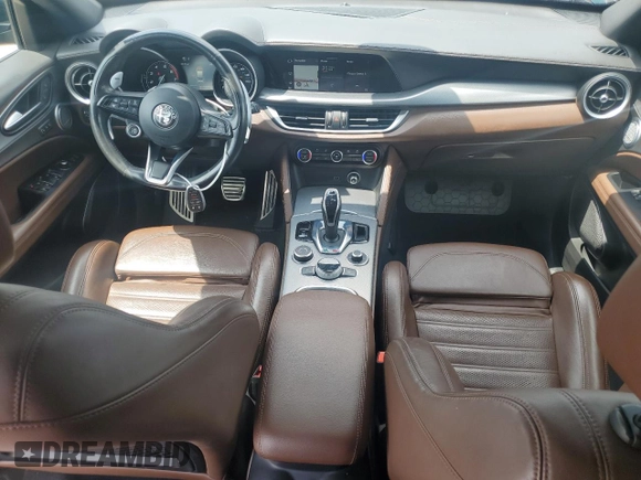 2020 Alfa Romeo Stelvio Ti z VIN ZASPAKBN9L7C76051, wystawiony jako Copart lot #46077985 z przebiegiem 61 261 mil mil oraz Szkoda całkowita • Salvage title. Historia ofert i sprzedaży dostępna na DreamBid. Obrazek 8.