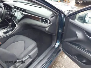 2020 Toyota Camry LE with VIN 4T1C11AK9LU985116, listed as a IAAI auction lot 40798999 with 53,390 mi miles. Bid and sale history available at carsss.com. Image 5.