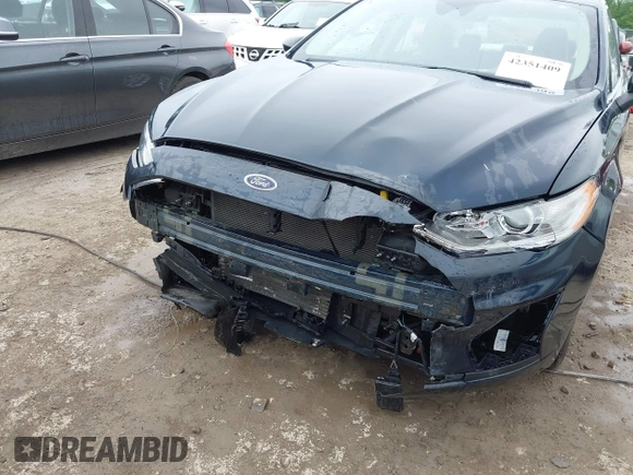 2020 Ford Fusion SE с VIN 3FA6P0LU4LR163314, выставлен на аукционе IAAI как лот 42351409 с пробегом 61 889 миль миль и . История ставок и продаж доступна на DreamBid. Изображение 6.