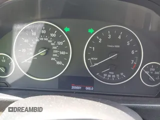 2013 BMW 3 Series 328i с VIN WBA3A5G55DNP19761, выставлен на аукционе IAAI как лот 42311901 с пробегом 205 691 миль миль и . История ставок и продаж доступна на DreamBid. Изображение 7.