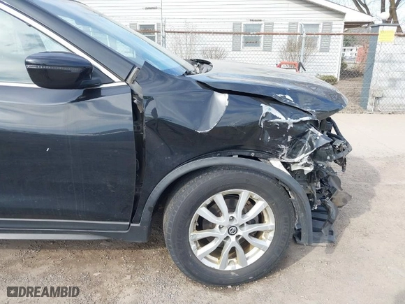 2019 Nissan Rogue SV with VIN KNMAT2MV8KP527288, listed as a IAAI auction lot 41796126 with 152544 miles. Bid and sale history available at carsss.com. Image 18.
