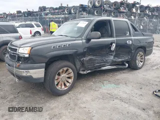 2004 Chevrolet Avalanche with VIN 3GNEC12T64G152478, listed as a IAAI auction lot 42329636 with 231,303 mi miles and . Bid and sale history available at DreamBid. Image 2.