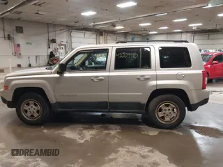 2011 Jeep Patriot Latitude с VIN 1J4NF1GB9BD266334, выставлен на аукционе IAAI как лот 42209910 с пробегом 98 442 миль миль и . История ставок и продаж доступна на DreamBid. Изображение 12.
