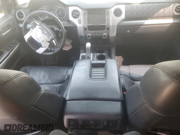 2017 Toyota Tundra Platinum z VIN 5TFAY5F18HX652085, wystawiony jako Copart lot #50601245 z przebiegiem 67 670 mil mil oraz Szkoda całkowita • Salvage title. Historia ofert i sprzedaży dostępna na DreamBid. Obrazek 8.