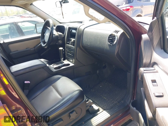 2007 Ford Explorer Sport Trac Limited z VIN 1FMEU53857UA51632, wystawiony jako IAAI lot #42128687 z przebiegiem 420 334 mil mil oraz . Historia ofert i sprzedaży dostępna na DreamBid. Obrazek 5.