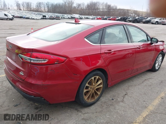 2020 Ford Fusion SE with VIN 3FA6P0HD4LR109679, listed as a IAAI auction lot 41718257 with 132,389 mi miles. Bid and sale history available at carsss.com. Image 4.