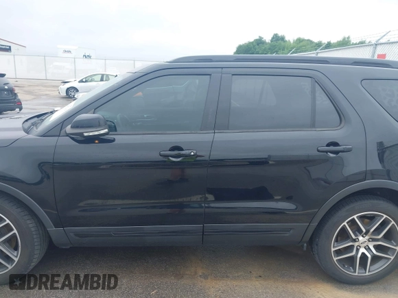 2017 Ford Explorer Sport z VIN 1FM5K8GT4HGE07722, wystawiony jako IAAI lot #42302334 z przebiegiem 79 369 mil mil oraz . Historia ofert i sprzedaży dostępna na DreamBid. Obrazek 14.