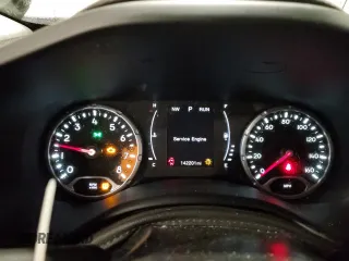 2017 Jeep Renegade Sport z VIN ZACCJBAB2HPF11236, wystawiony jako Copart lot #60853545 z przebiegiem 142 201 mil mil oraz Szkoda całkowita • Salvage title. Historia ofert i sprzedaży dostępna na DreamBid. Obrazek 9.