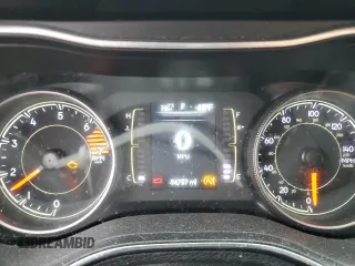 2019 Jeep Cherokee Latitude Plus z VIN 1C4PJLLB6KD129415, wystawiony jako Copart lot #55595815 z przebiegiem 94 757 mil mil oraz Szkoda całkowita • Salvage title. Historia ofert i sprzedaży dostępna na DreamBid. Obrazek 9.