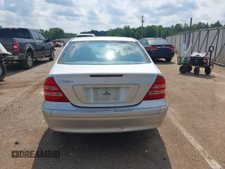 2003 Mercedes-Benz C 320 z VIN WDBRF64J73F341438, wystawiony jako IAAI lot #42371572 z przebiegiem 228 061 mil mil oraz . Historia ofert i sprzedaży dostępna na DreamBid. Obrazek 17.