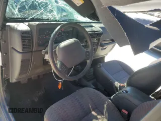 2001 Jeep Wrangler Sport with VIN 1J4FA49S51P337995, listed as a Copart auction lot 47461975 with 160,305 mi miles and Salvage Title. Bid and sale history available at carsss.com. Image 8.