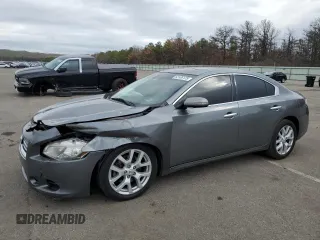 2014 Nissan Maxima SV z VIN 1N4AA5AP2EC910562, wystawiony jako Copart lot #52186125 z przebiegiem 132 525 mil mil oraz Szkody całkowita. Historia ofert i sprzedaży dostępna na DreamBid. Obrazek 1.