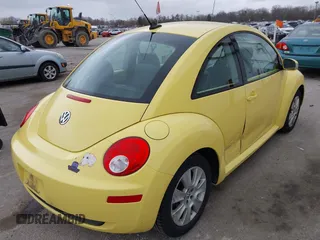 2009 Volkswagen Beetle S with VIN 3VWRW31C09M514034, listed as a IAAI auction lot 41969381 with 147,278 mi miles and . Bid and sale history available at DreamBid. Image 4.