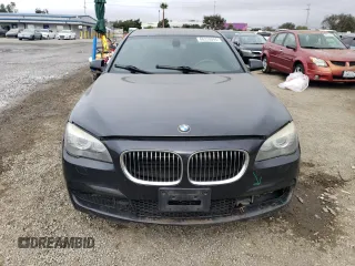 2011 BMW 7 Series 750i z VIN WBAKA8C5XBCY36778, wystawiony jako Copart lot #86220094 z przebiegiem 95 536 mil mil oraz Szkoda całkowita • Salvage title. Historia ofert i sprzedaży dostępna na DreamBid. Obrazek 5.