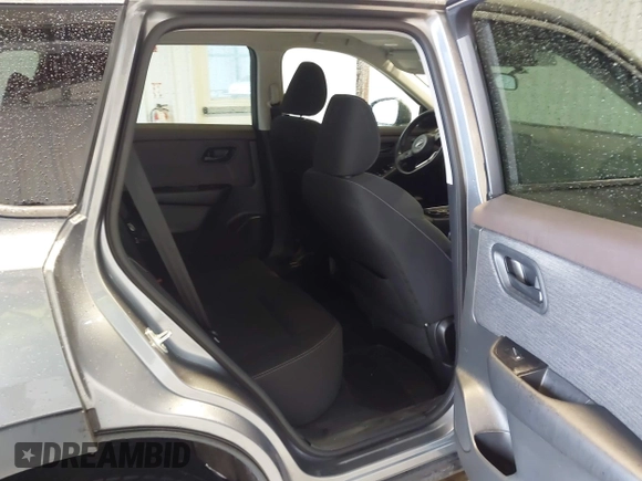 2023 Nissan Rogue S z VIN 5N1BT3AB4PC779473, wystawiony jako IAAI lot #42363074 z przebiegiem 51 764 mil mil oraz . Historia ofert i sprzedaży dostępna na DreamBid. Obrazek 8.