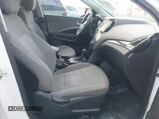 2017 Hyundai Santa Fe 2.4L z VIN 5XYZT3LB2HG412388, wystawiony jako IAAI lot #41174620 z przebiegiem 122 237 mil mil oraz . Historia ofert i sprzedaży dostępna na DreamBid. Obrazek 5.