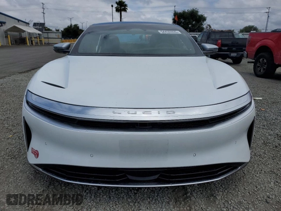 2022 Lucid Air Grand Touring z VIN 50EA1GBA6NA002123, wystawiony jako Copart lot #54435935 z przebiegiem 14 902 mil mil oraz Szkody całkowita. Historia ofert i sprzedaży dostępna na DreamBid. Obrazek 5.