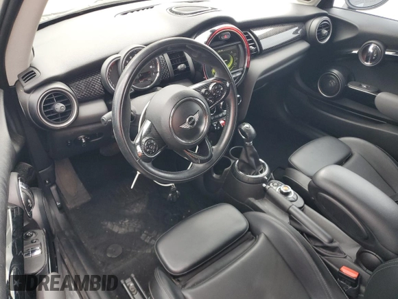 2015 MINI Hardtop S z VIN WMWXP7C53F2A34814, wystawiony jako Copart lot #52589615 z przebiegiem 84 837 mil mil oraz Szkoda całkowita • Salvage title. Historia ofert i sprzedaży dostępna na DreamBid. Obrazek 8.