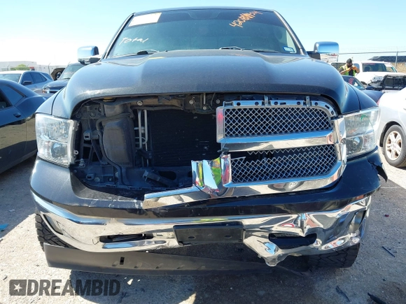 2018 Ram 1500 Big Horn z VIN 1C6RR7LT4JS111224, wystawiony jako IAAI lot #42084424 z przebiegiem 74 835 mil mil oraz . Historia ofert i sprzedaży dostępna na DreamBid. Obrazek 6.