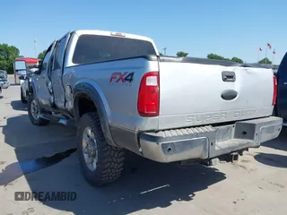 2012 Ford F-250 XL z VIN 1FT7W2BT7CEB38710, wystawiony jako IAAI lot #42003398 z przebiegiem 315 906 mil mil oraz . Historia ofert i sprzedaży dostępna na DreamBid. Obrazek 3.
