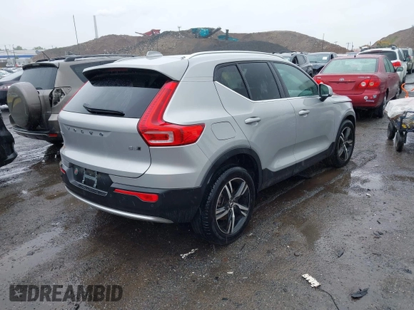 2024 Volvo XC40 Core Bright Theme with VIN YV4L12UK9R2311071, listed as a IAAI auction lot 42295970 with 7,113 mi miles and . Bid and sale history available at DreamBid. Image 4.