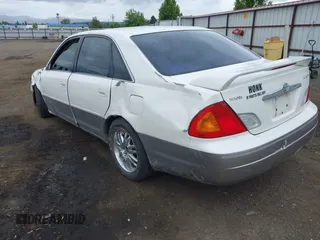 2000 Toyota Avalon XL z VIN 4T1BF28B9YU040456, wystawiony jako IAAI lot #42310333 z przebiegiem 201 596 mil mil oraz . Historia ofert i sprzedaży dostępna na DreamBid. Obrazek 3.