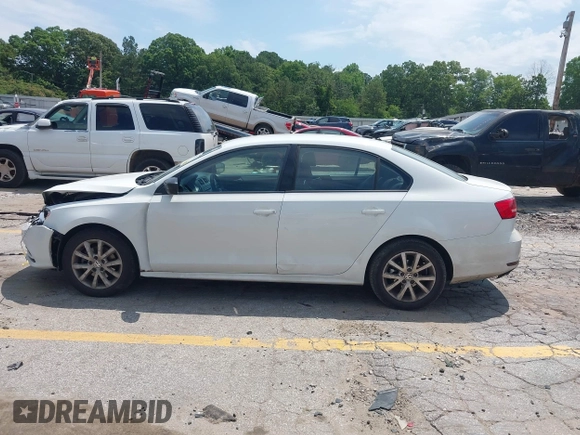 2015 Volkswagen Jetta SE с VIN 3VWD17AJ3FM354676, выставлен на аукционе IAAI как лот 42324721 с пробегом 122 763 миль миль и . История ставок и продаж доступна на DreamBid. Изображение 14.
