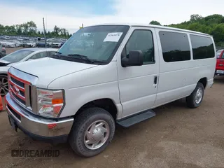 2012 Ford Econoline Passenger XL z VIN 1FBNE3BL9CDA32236, wystawiony jako IAAI lot #42565078 z przebiegiem 146 983 mil mil oraz . Historia ofert i sprzedaży dostępna na DreamBid. Obrazek 2.