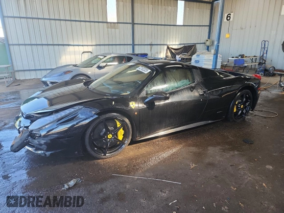 2013 Ferrari 458 Italia z VIN ZFF68NHA9D0194046, wystawiony jako Copart lot #43152325 z przebiegiem 19 299 mil mil oraz Szkody całkowita. Historia ofert i sprzedaży dostępna na DreamBid. Obrazek 1.