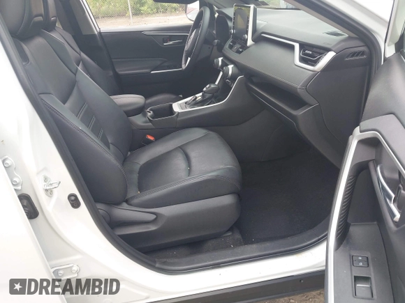 2022 Toyota RAV4 XLE Premium z VIN 2T3A1RFV4NW287421, wystawiony jako IAAI lot #42602371 z przebiegiem 59 294 mil mil oraz . Historia ofert i sprzedaży dostępna na DreamBid. Obrazek 5.