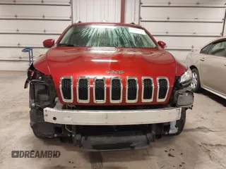 2015 Jeep Cherokee Latitude with VIN 1C4PJMCB4FW687618, listed as a IAAI auction lot 41945132 with 264,782 mi miles and . Bid and sale history available at carsss.com. Image 13.