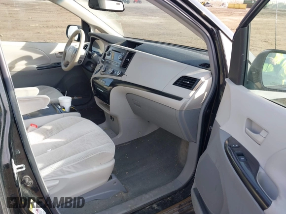 2011 Toyota Sienna LE AAS with VIN 5TDKK3DC4BS141226, listed as a IAAI auction lot 41786997 with 206,100 mi miles. Bid and sale history available at carsss.com. Image 5.