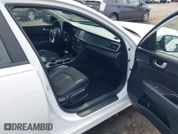 2018 Kia Optima S z VIN 5XXGT4L36JG233495, wystawiony jako IAAI lot #42284838 z przebiegiem 67 323 mil mil oraz . Historia ofert i sprzedaży dostępna na DreamBid. Obrazek 5.