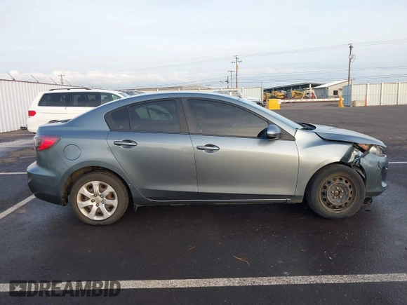 2013 Mazda Mazda3 i Sport with VIN JM1BL1UP2D1749251, listed as a IAAI auction lot 41494065 with 134,037 mi miles. Bid and sale history available at carsss.com. Image 13.
