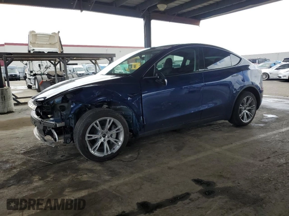 2024 Tesla Model Y Long Range with VIN 7SAYGDEE6RF025366, listed as a Copart auction lot 49328055 with 10,319 mi miles and Salvage Title. Bid and sale history available at DreamBid. Image 1.