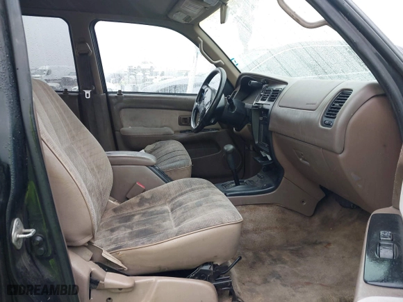 1998 Toyota 4Runner with VIN JT3GM84R2W0034920, listed as a IAAI auction lot 41550366 with 208,407 mi miles. Bid and sale history available at carsss.com. Image 5.