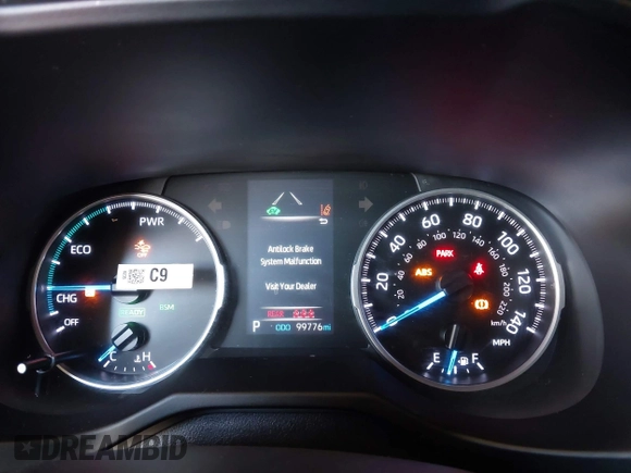 2021 Toyota RAV4 Hybrid LE z VIN 2T3M6RFV8MW011627, wystawiony jako IAAI lot #42223959 z przebiegiem 99 776 mil mil oraz . Historia ofert i sprzedaży dostępna na DreamBid. Obrazek 7.