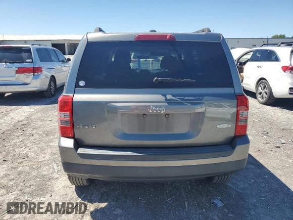 2011 Jeep Patriot Latitude z VIN 1J4NF1GB2BD229920, wystawiony jako Copart lot #57548445 z przebiegiem 188 712 mil mil oraz Szkoda całkowita • Salvage title. Historia ofert i sprzedaży dostępna na DreamBid. Obrazek 6.