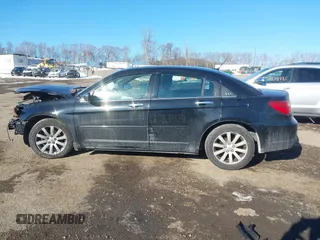 2013 Chrysler 200 Limited with VIN 1C3CCBCB9DN568029, listed as a IAAI auction lot 41412648 with 86,931 mi miles. Bid and sale history available at carsss.com. Image 15.